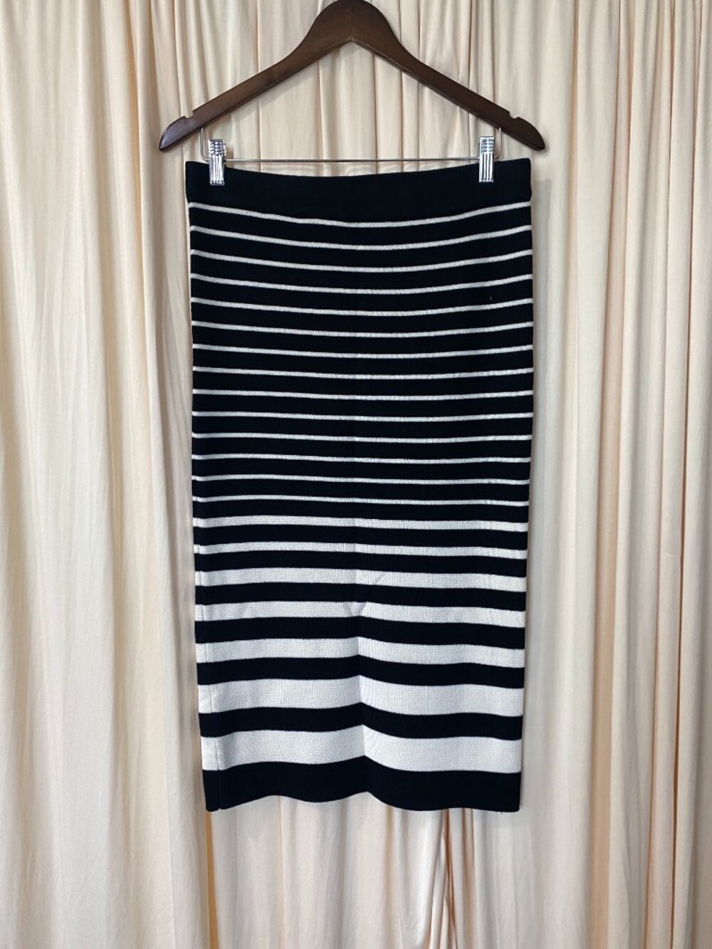 Ann Taylor Black & White Striped Knit Pencil Skirt